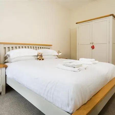 Waterfoot - M.y Raven Sleep 6 Dacre (Cumbria)